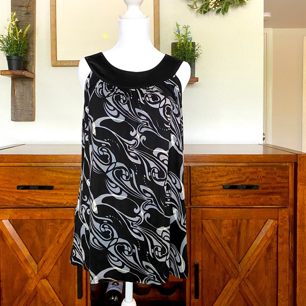 Women’s Express shirt size M